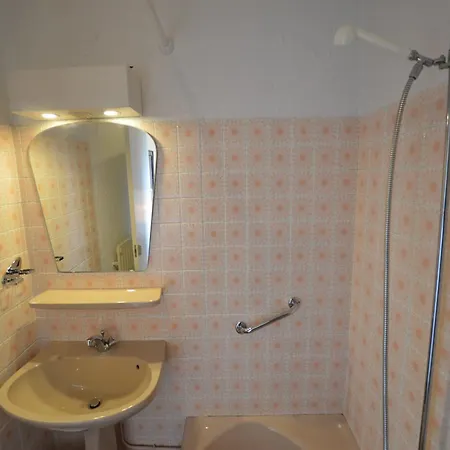 With Pool & Sauna, Cleaning Included *