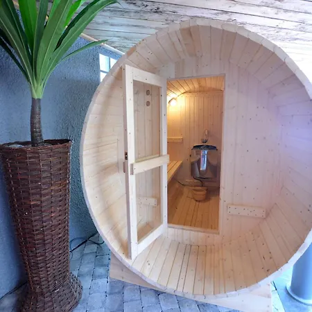 With Pool & Sauna, Cleaning Included 別荘 *